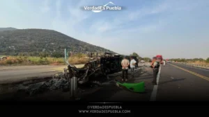 Incendio en autopista Siglo XXI hoy colapsa tráfico